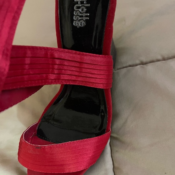 Gorgeous Christmas Red ankle strap bow wedges, 5/6”inches in height.Brand New - Picture 5 of 6